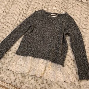 BLU PEPPER SWEATER WITH LACE DETAILING